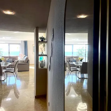 En Columnas -playa Locos. Apartment
